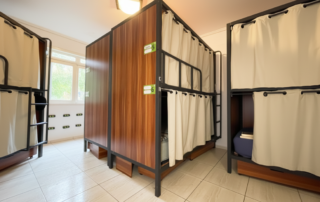 dormitorio quarto compartilhado 10 camas bambu hostels foz do iguacu